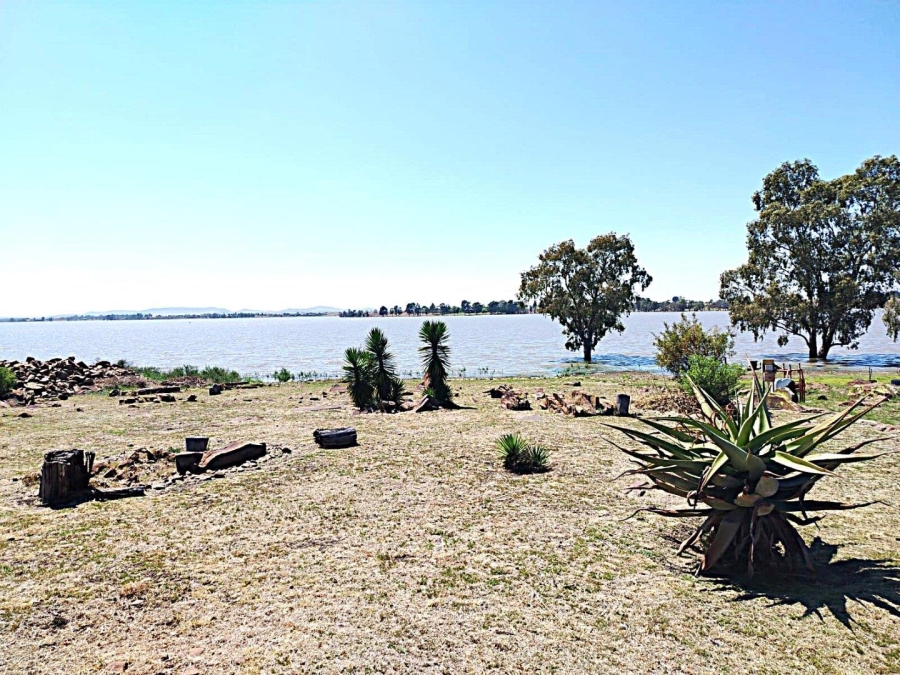 6 Bedroom Property for Sale in Vaal Dam Free State